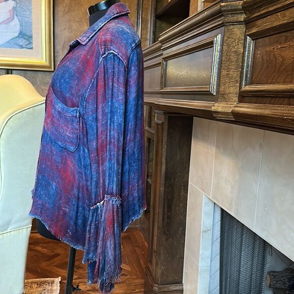 VINTAGE HAVANA blue and red plaid cropped button down w/fringe bell sleeves. - Picture 4 of 9